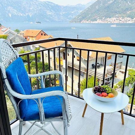 Chic Sea Front Apartment With Breathtaking Kotor Bay View Donji Stoliv Extérieur photo