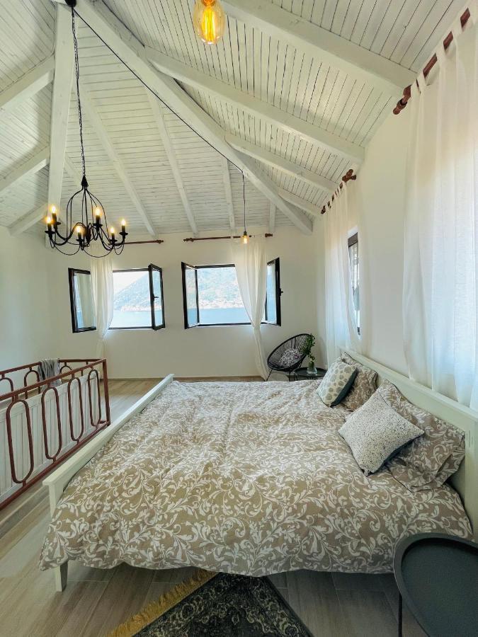 Chic Sea Front Apartment With Breathtaking Kotor Bay View Donji Stoliv Extérieur photo