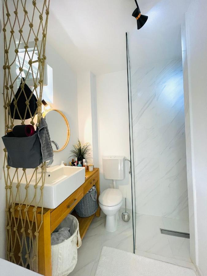 Chic Sea Front Apartment With Breathtaking Kotor Bay View Donji Stoliv Extérieur photo