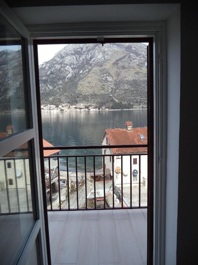 Chic Sea Front Apartment With Breathtaking Kotor Bay View Donji Stoliv Extérieur photo